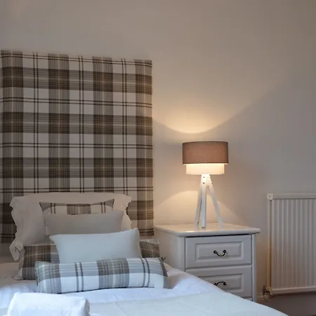 Edinburgh37 4* Edinburgh