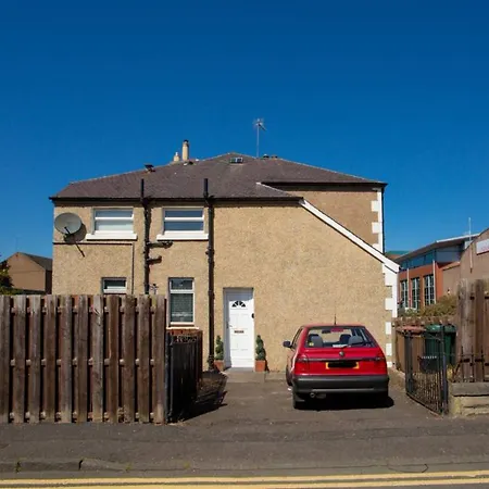 2 Bedroom Flat With Garden Edinburgh