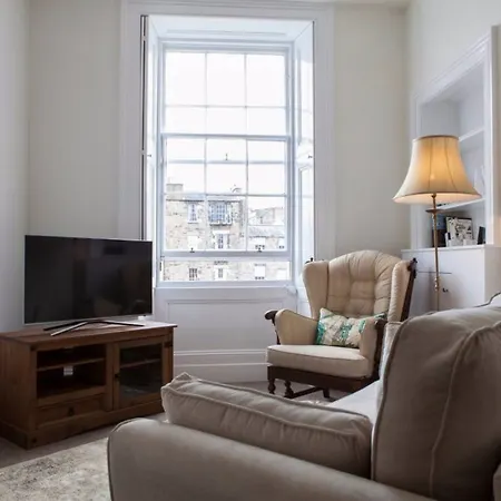 1 Bedroom In Edinburgh's New Town * Edinburgh