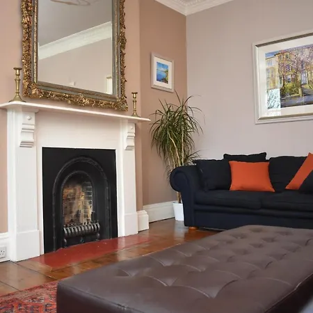 East Claremont - Beautiful 2br In Appartement *