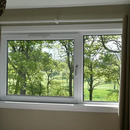 شقة Family Self-catering Apartment, Portobello, *