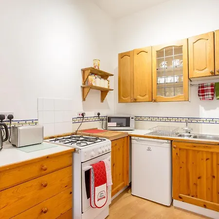 Jse Modern Apartment Edinburgh