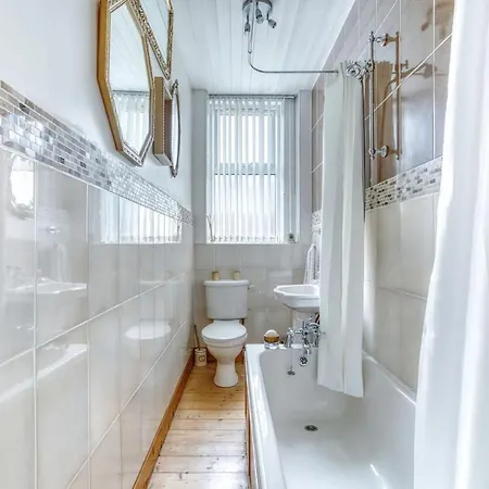 Apartment Kenmure With Garden & Parking Edinburgh