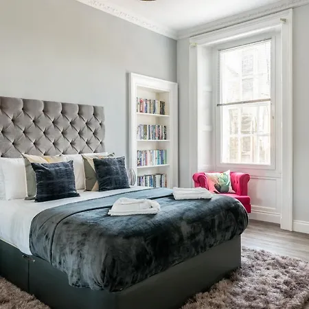 Spacious Newly Refurbished Apartmán Edinburgh