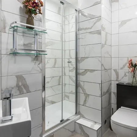 Spacious Newly Refurbished Appartement Edinburgh