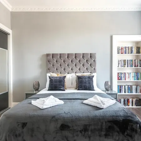 Spacious Newly Refurbished Apartment