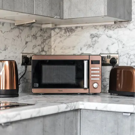 Spacious Newly Refurbished Apartament