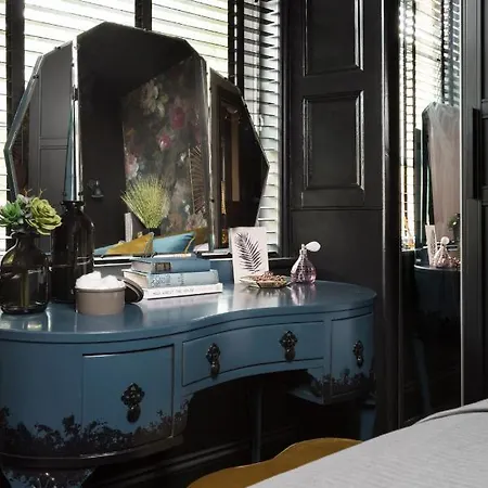 Luxury Boutique In Fashionable Stockbridge 5* Edinburgh