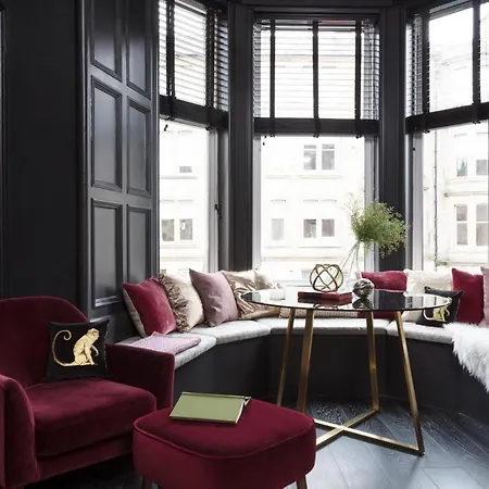Luxury Boutique In Fashionable Stockbridge 5* *