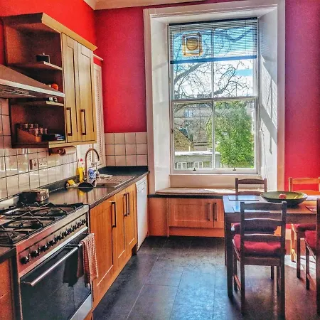 Stylish Stockbridge, Victorian Traditional Bright & Spacious Flat, Apartment *