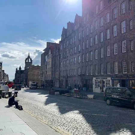 شقة 18th Century Royal Mile Retreat إدنبرة