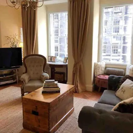 18th Century Royal Mile Retreat *