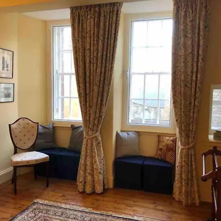 Apartment 18th Century Royal Mile Retreat Edinburgh