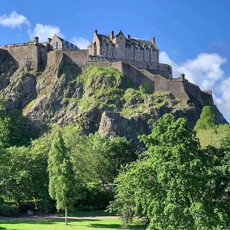 18th Century Royal Mile Retreat