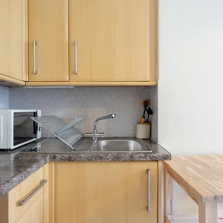Spacious, Stylish 2 Bedroom East New Town