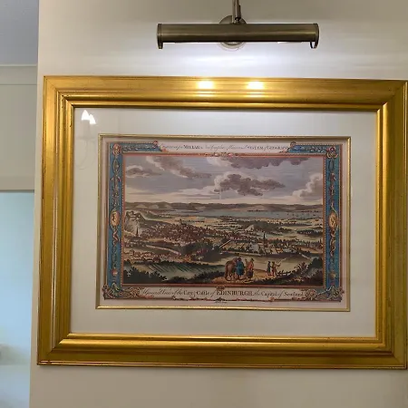 18th Century Royal Mile Retreat Edinburgh