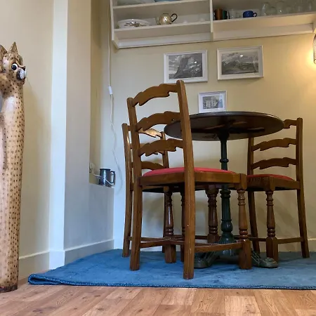 Apartment 18th Century Royal Mile Retreat *
