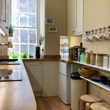 Apartment 18th Century Royal Mile Retreat Edinburgh