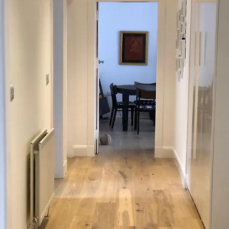 Edinburgh Central Apartment *