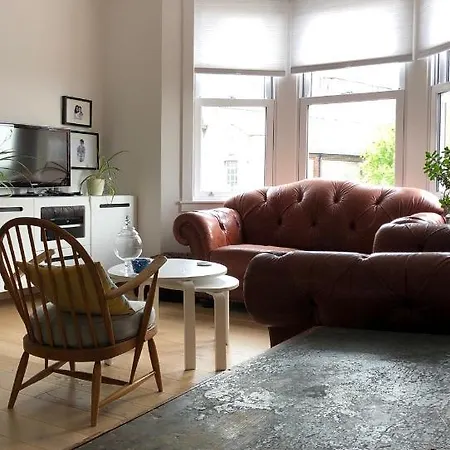 Edinburgh Central Apartment *
