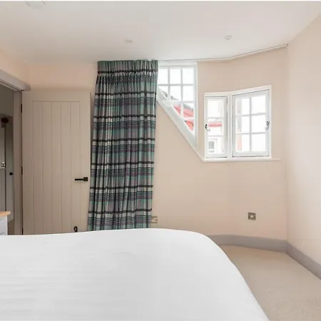 アパート Amazing Penthouse, Stunning Views, Castle 2 Mins *