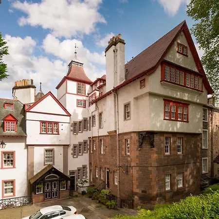 Amazing Penthouse, Stunning Views, Castle 2 Mins * Edynburg
