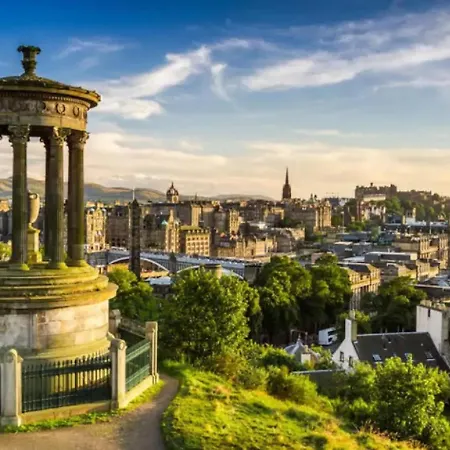 Stylish & Modern 2br With Free Parking Edinburgh
