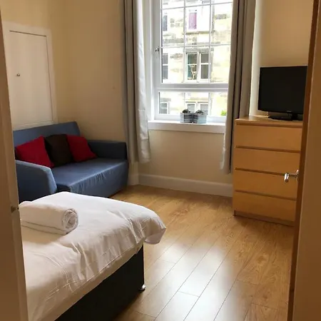 City Centre Retreat ✰ Great Location✰ Free Parking *