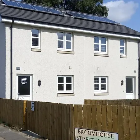 Broomhouse Homestay *