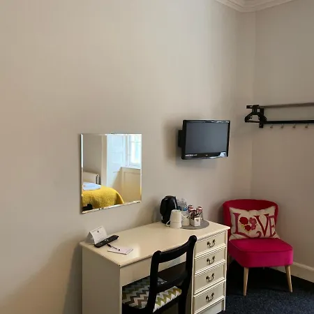 Edinburgh Central Rooms בית הארחה