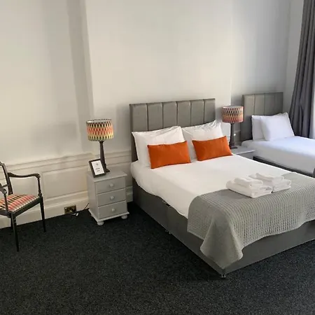 Edinburgh Central Rooms בית הארחה