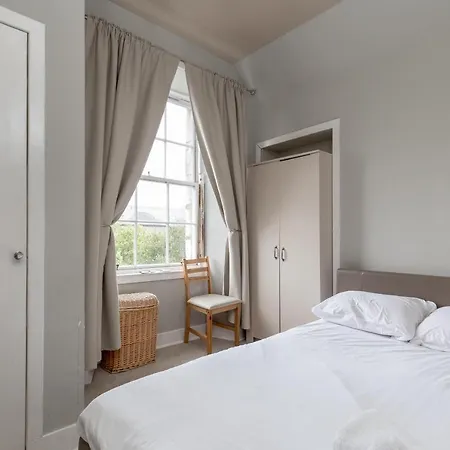 Apartment Heart Of Old Town 3bd - St Mary's Street Edinburgh