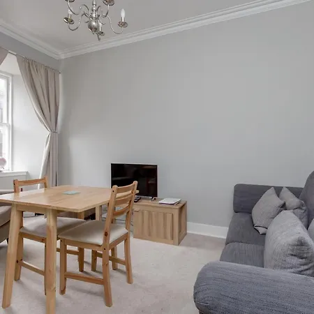 Apartment Heart Of Old Town 3bd - St Mary's Street Edinburgh