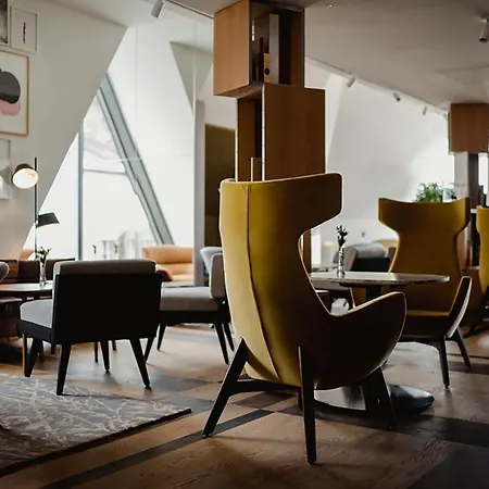 Market Street Hotell 4*