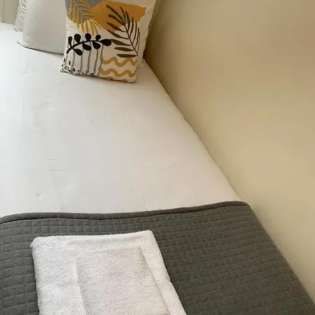 Edinburgh Central Rooms בית הארחה