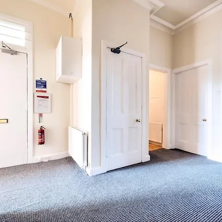 Apartment 3br Gladstone Terrace By Guestready *