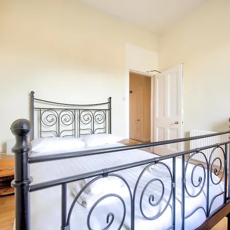 3br Gladstone Terrace By Guestready Apartment