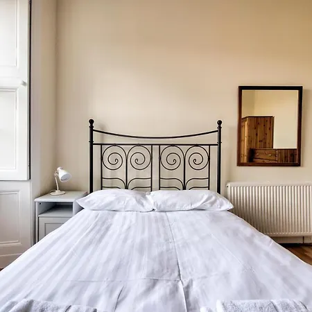 3br Gladstone Terrace By Guestready Apartment