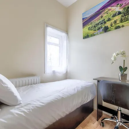 Pilton Avenue House Holiday home *