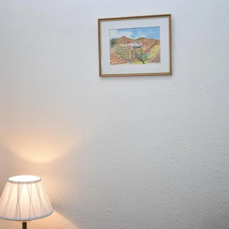 Homely New Town Flat 10 Mins Walk To Princes St.