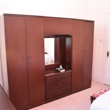 Homely New Town Flat 10 Mins Walk To Princes St. Appartamento