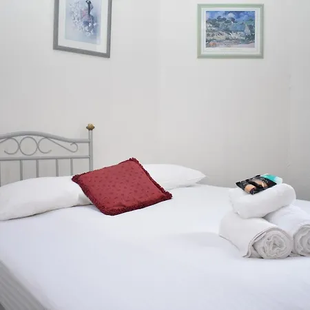 Homely New Town Flat 10 Mins Walk To Princes St. *