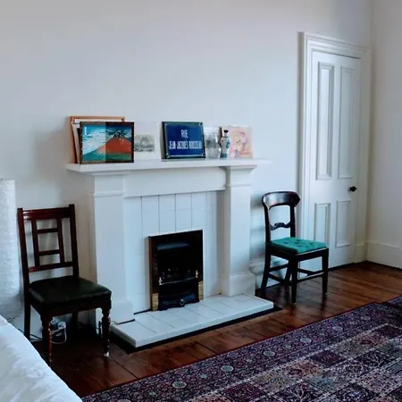 3 Bedroom Flat Overlooking The Meadows Sleeps 5 Daire Edinburgh