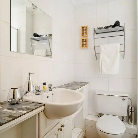 Charming In Great Location דירה אדינבורו