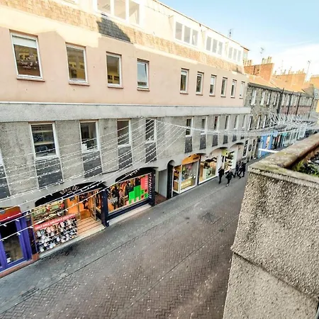Altido Perfect Location! - Charming Rose St Apart For 4