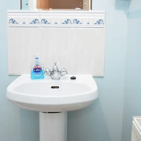 Convenient 2br 15 Mins To Princes St. Apartment *