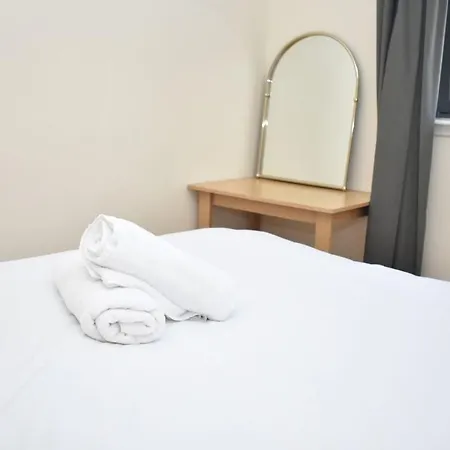 Convenient 2br 15 Mins To Princes St.