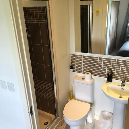 Luxury Lower Penthouse Just 10 Mins From City Centre إدنبرة