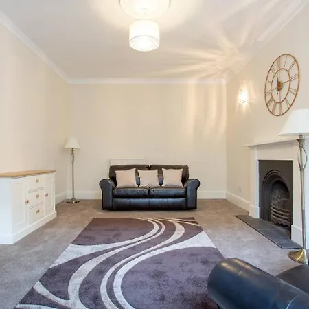 Bright And Spacious 3br In Affluent West End * Edinburgh