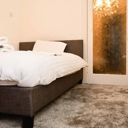 Stylish 2 Bedroom By Castle إدنبرة